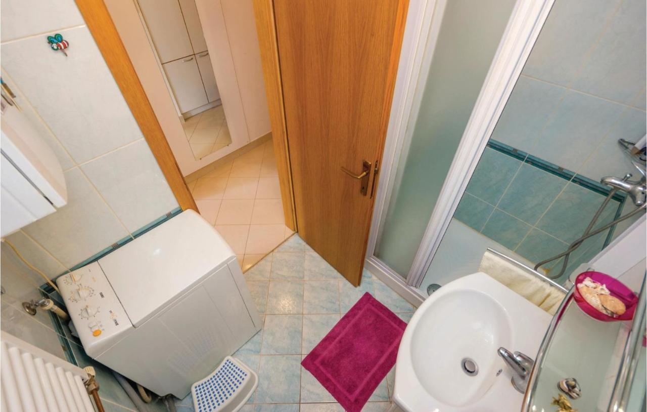 1 Bedroom Amazing Apartment In 里耶卡 外观 照片